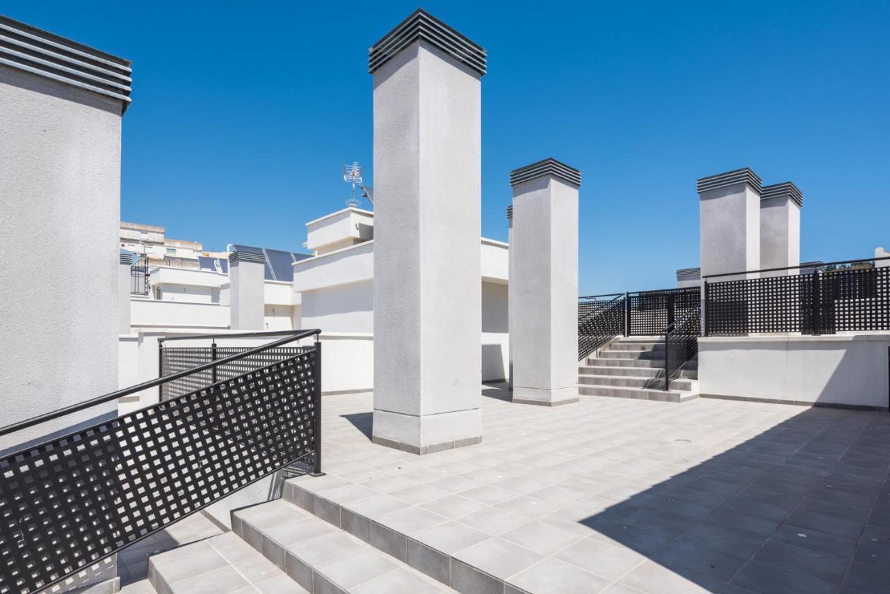 Atico Con Terraza Ac 1Hab En El Centro Y Piscina Comunitaria Apartment Malaga Ngoại thất bức ảnh