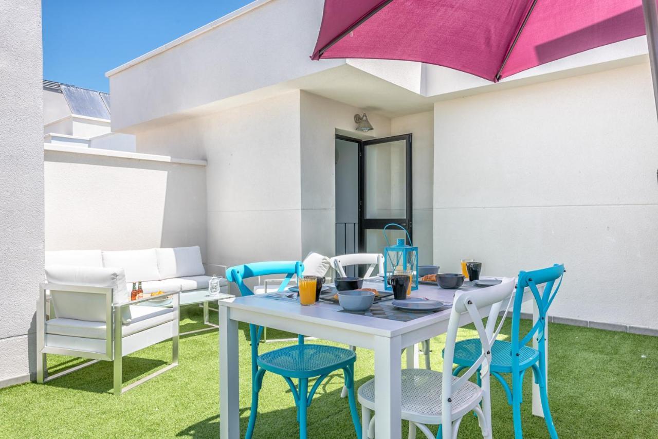 Atico Con Terraza Ac 1Hab En El Centro Y Piscina Comunitaria Apartment Malaga Ngoại thất bức ảnh