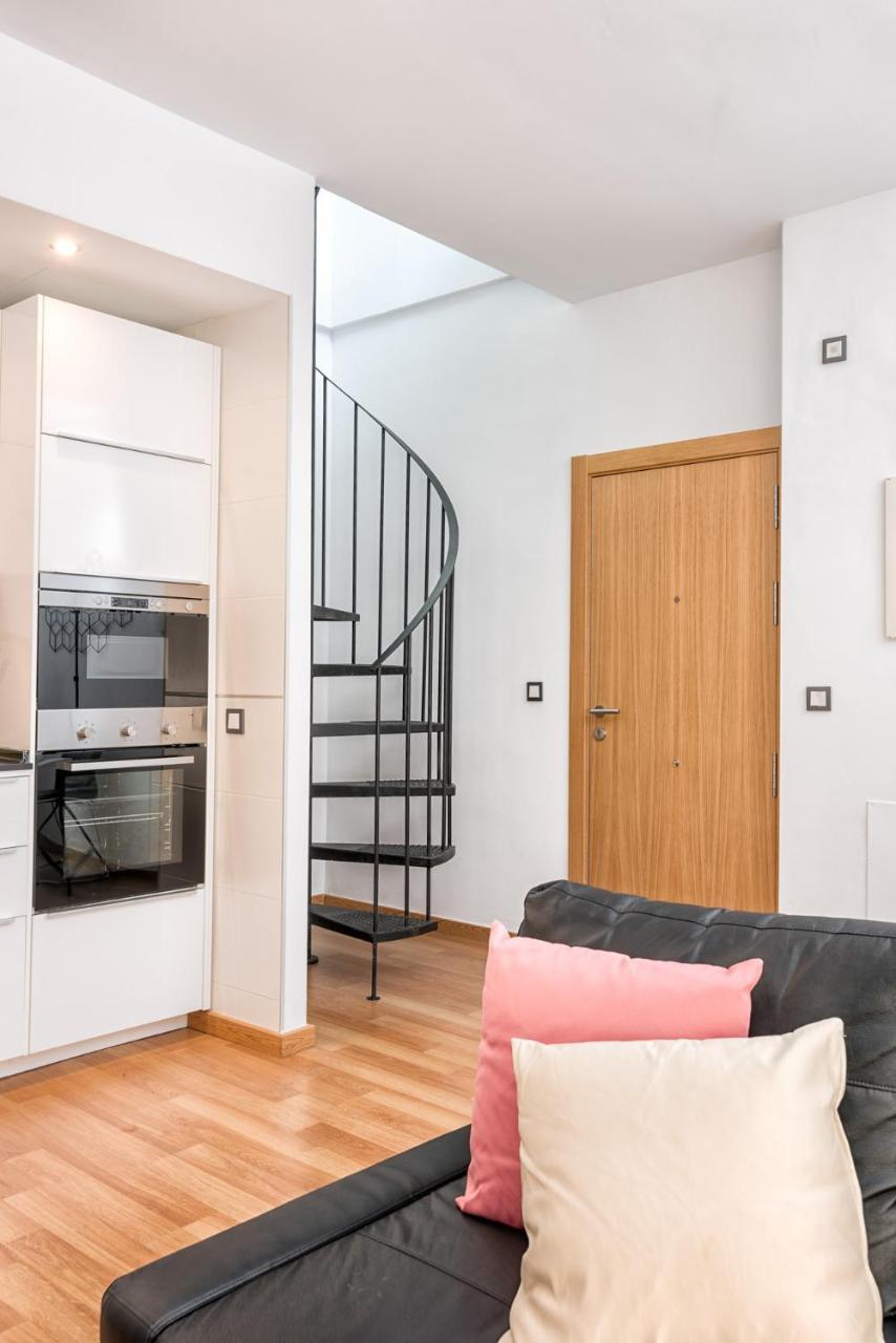 Atico Con Terraza Ac 1Hab En El Centro Y Piscina Comunitaria Apartment Malaga Ngoại thất bức ảnh