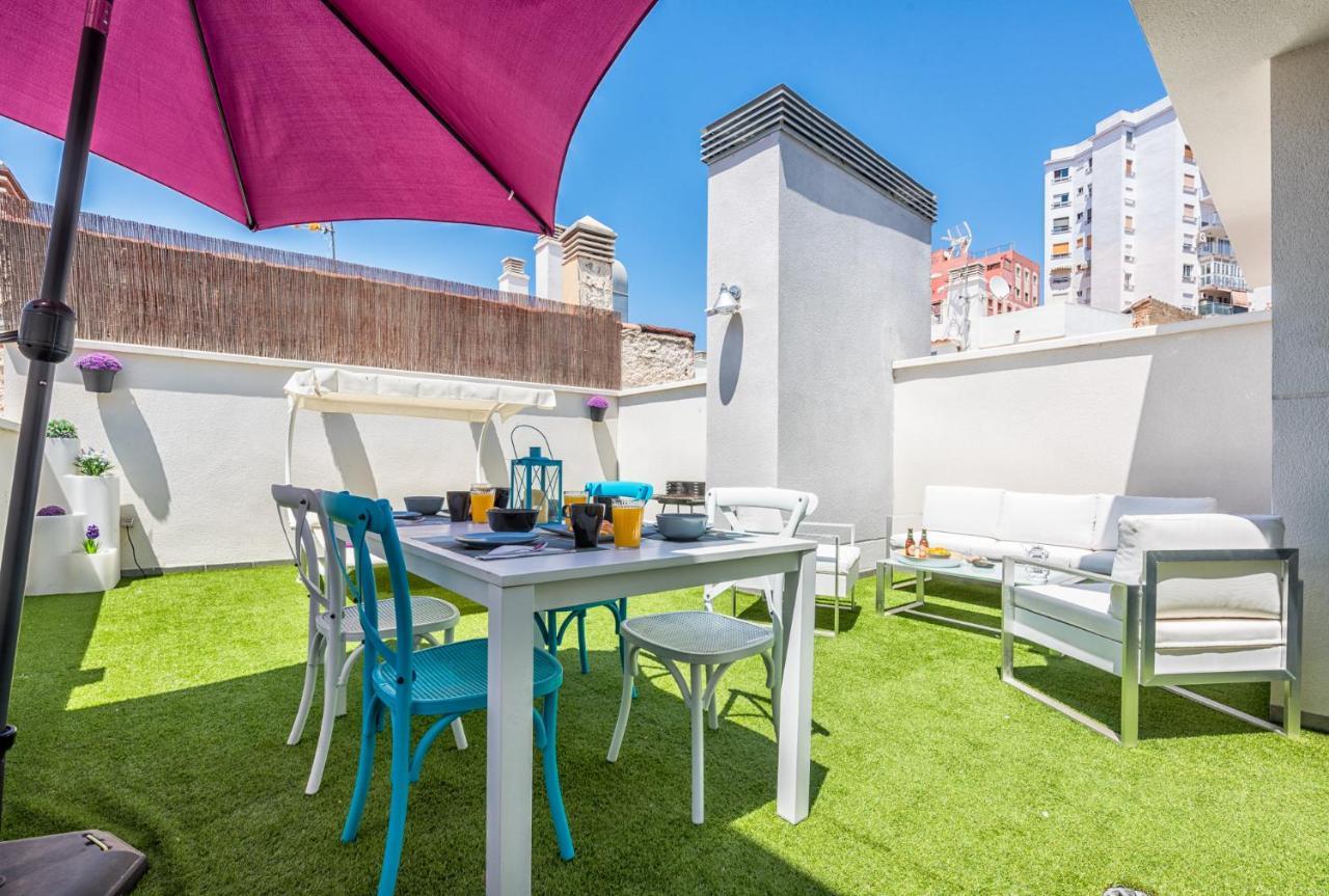 Atico Con Terraza Ac 1Hab En El Centro Y Piscina Comunitaria Apartment Malaga Ngoại thất bức ảnh