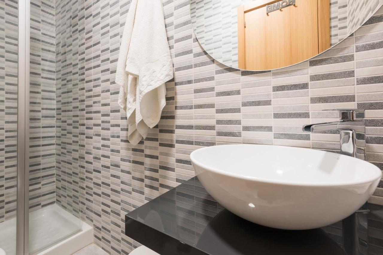 Atico Con Terraza Ac 1Hab En El Centro Y Piscina Comunitaria Apartment Malaga Ngoại thất bức ảnh