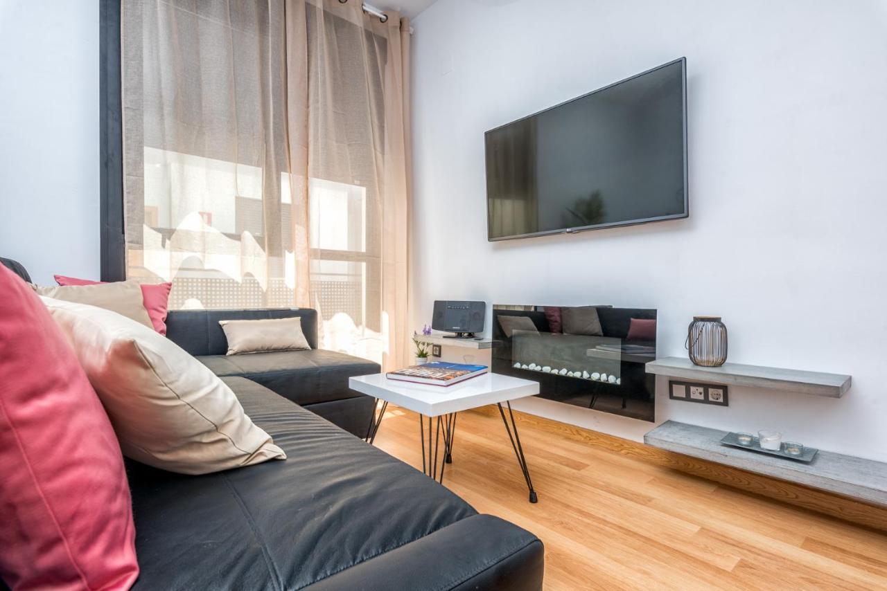 Atico Con Terraza Ac 1Hab En El Centro Y Piscina Comunitaria Apartment Malaga Ngoại thất bức ảnh