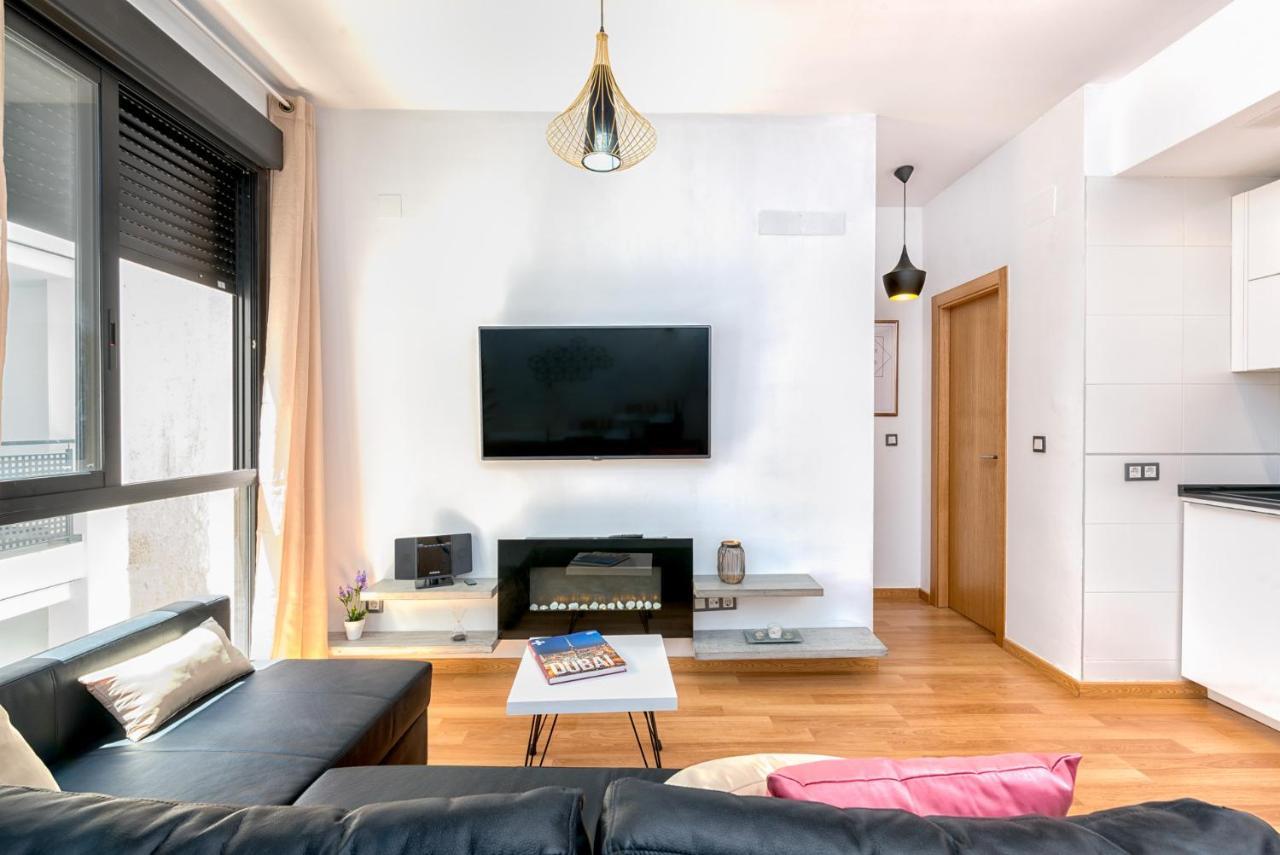 Atico Con Terraza Ac 1Hab En El Centro Y Piscina Comunitaria Apartment Malaga Ngoại thất bức ảnh