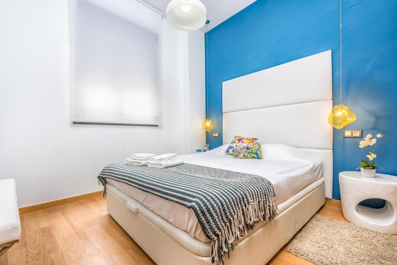 Atico Con Terraza Ac 1Hab En El Centro Y Piscina Comunitaria Apartment Malaga Ngoại thất bức ảnh