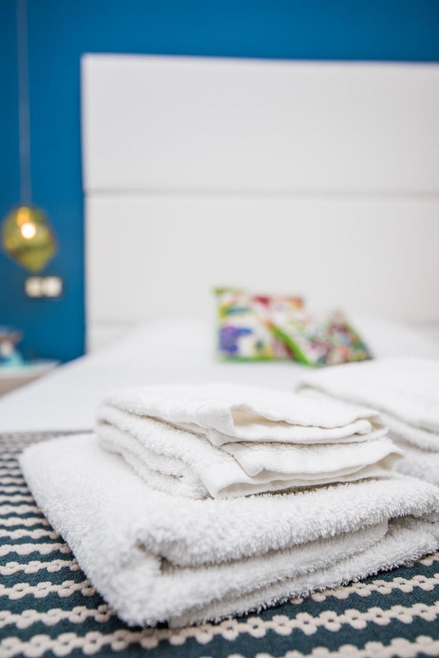 Atico Con Terraza Ac 1Hab En El Centro Y Piscina Comunitaria Apartment Malaga Ngoại thất bức ảnh