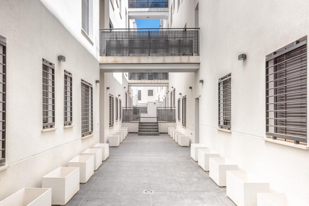 Atico Con Terraza Ac 1Hab En El Centro Y Piscina Comunitaria Apartment Malaga Ngoại thất bức ảnh